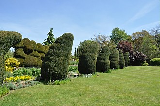 holt-courts_garden_03.jpg