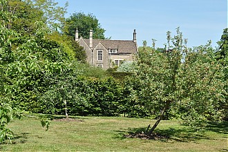 holt-courts_garden_04.jpg