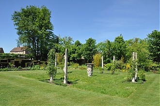 holt-courts_garden_12.jpg