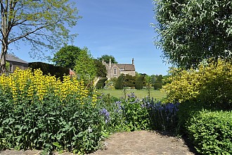 holt-courts_garden_15.jpg